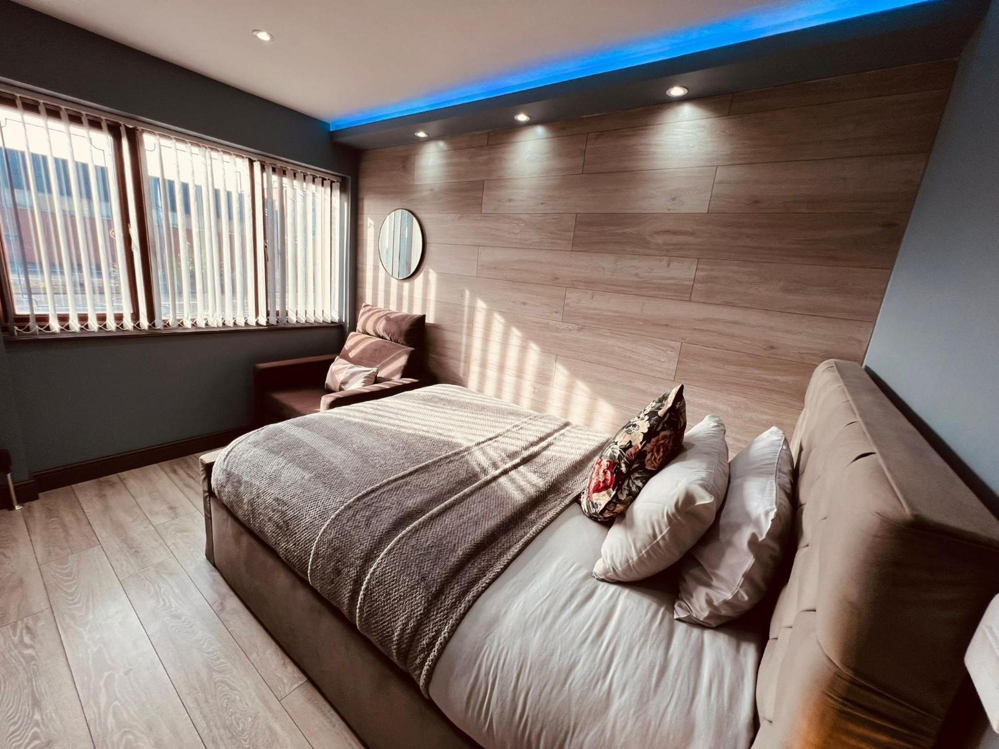 Modern Suites -5 Bedroom House- With Free Parking Birmingham City Buitenkant foto