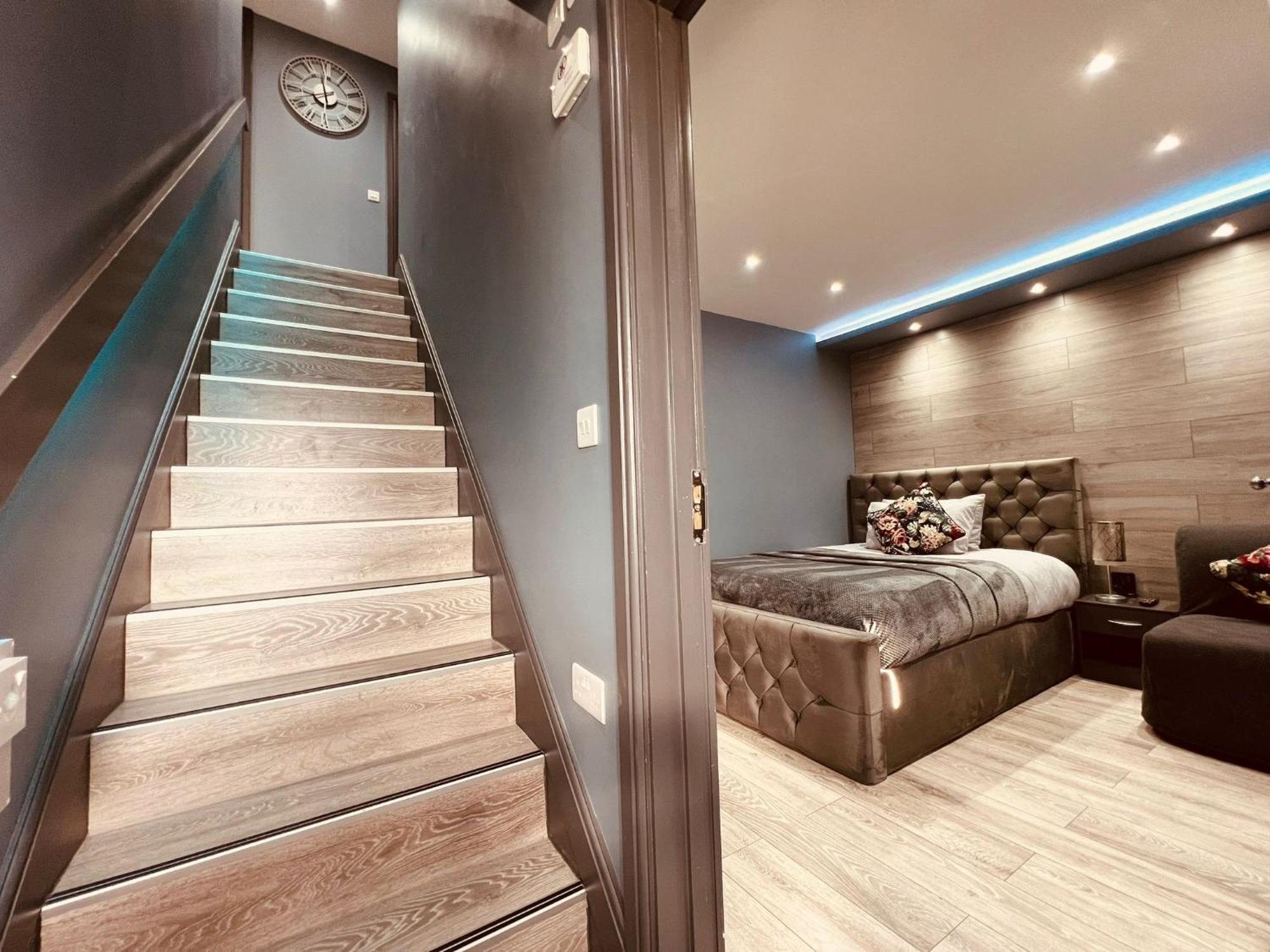 Modern Suites -5 Bedroom House- With Free Parking Birmingham City Buitenkant foto