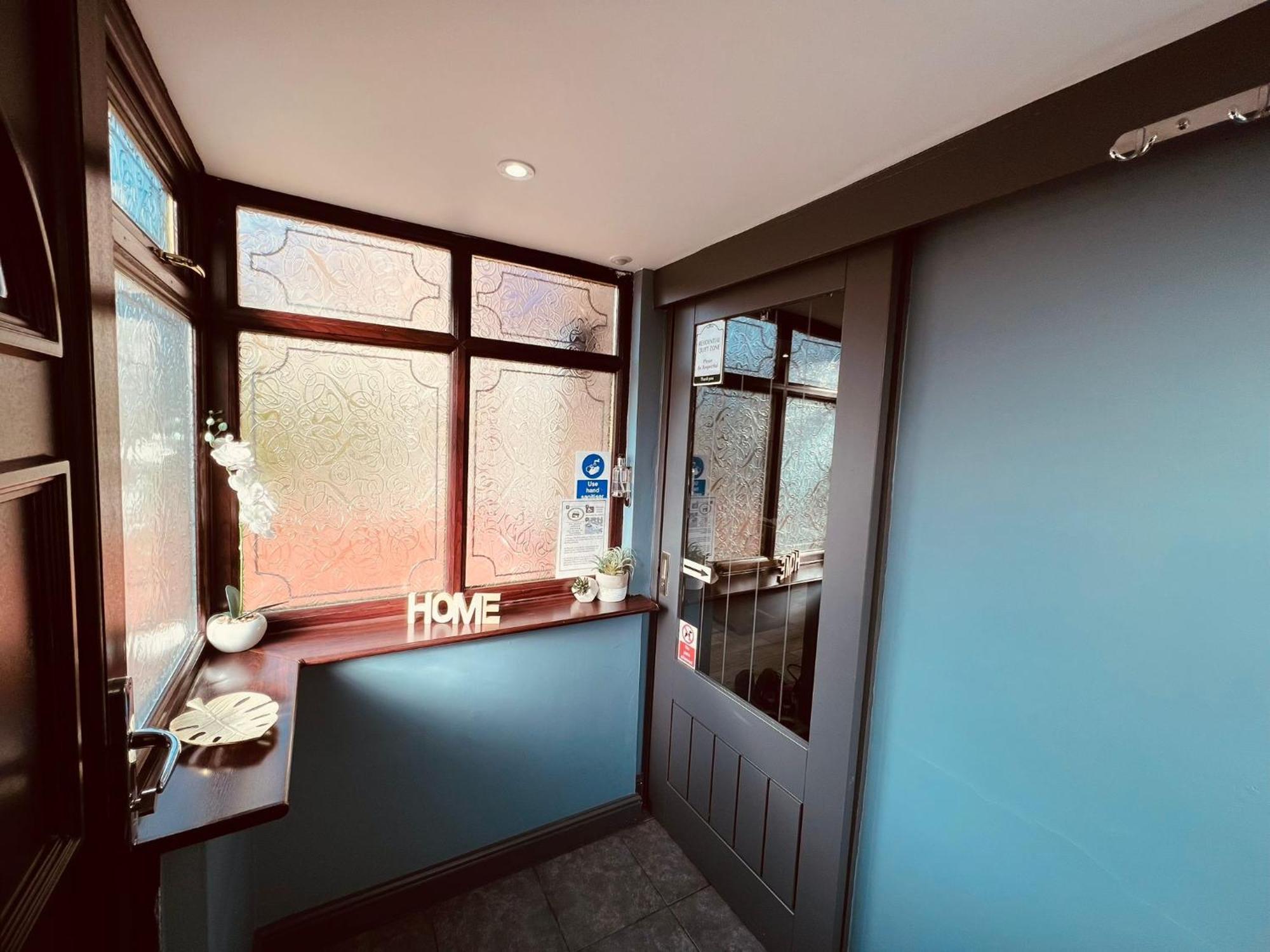Modern Suites -5 Bedroom House- With Free Parking Birmingham City Buitenkant foto