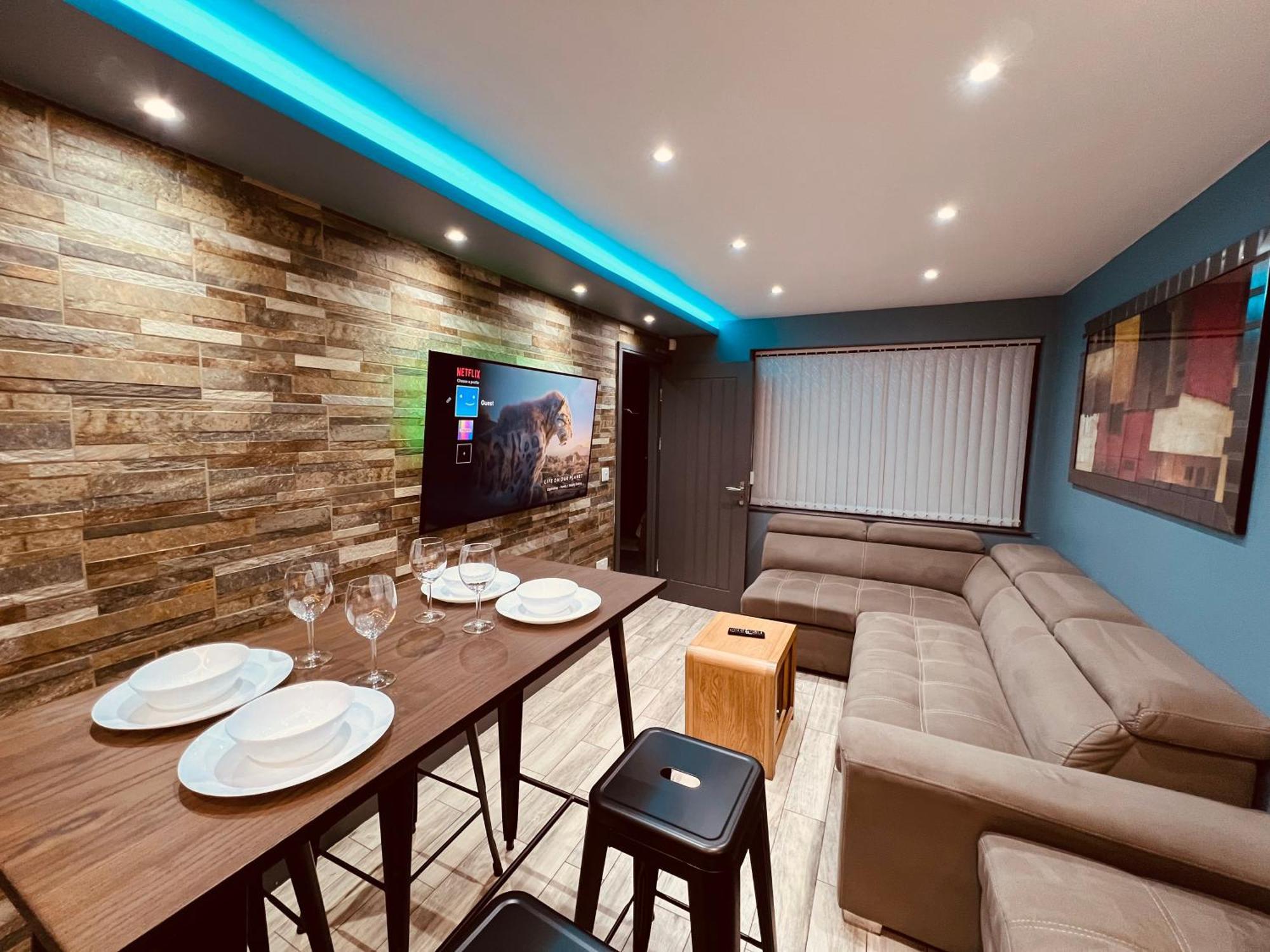 Modern Suites -5 Bedroom House- With Free Parking Birmingham City Buitenkant foto