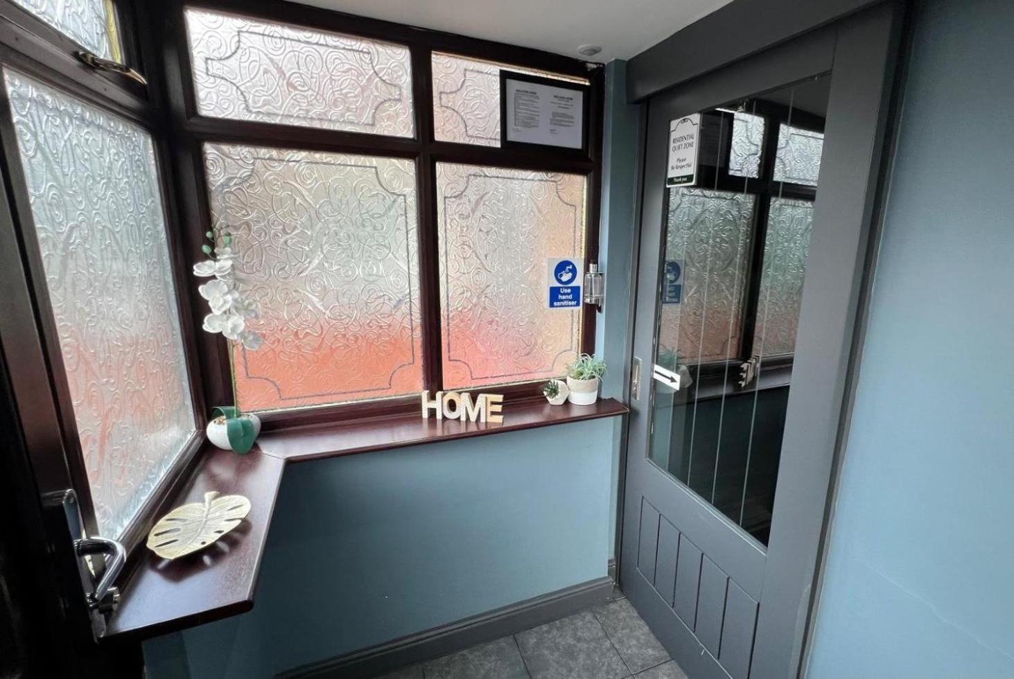 Modern Suites -5 Bedroom House- With Free Parking Birmingham City Buitenkant foto