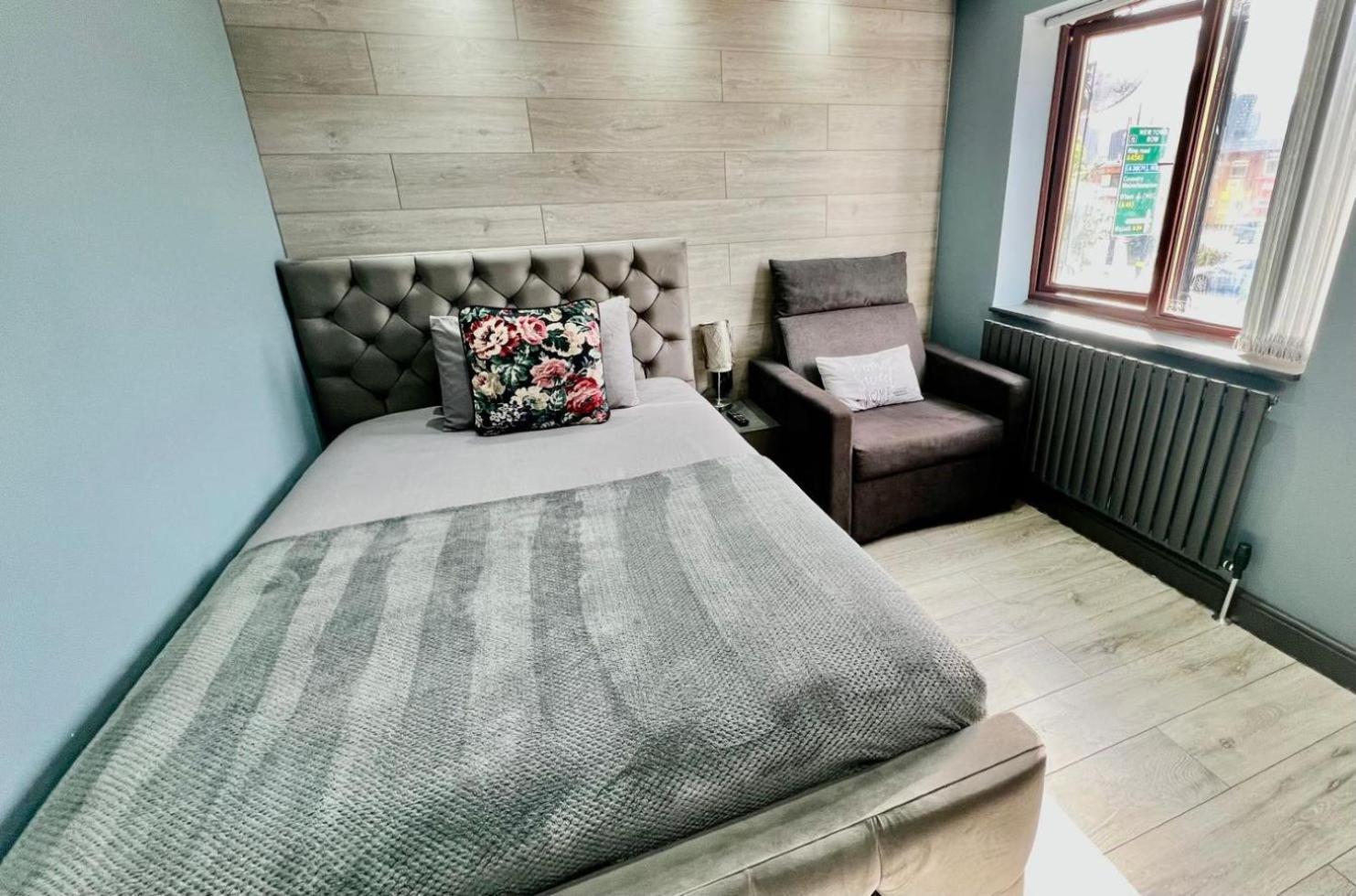 Modern Suites -5 Bedroom House- With Free Parking Birmingham City Buitenkant foto