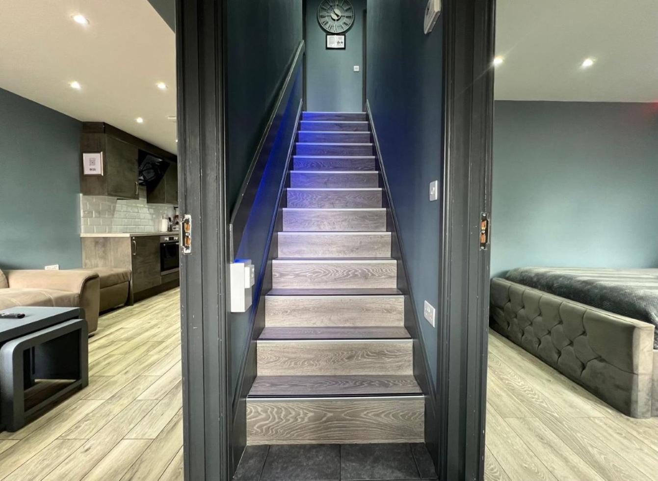 Modern Suites -5 Bedroom House- With Free Parking Birmingham City Buitenkant foto