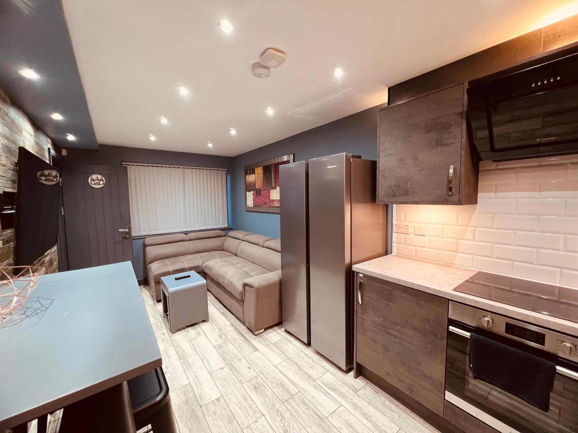 Modern Suites -5 Bedroom House- With Free Parking Birmingham City Buitenkant foto